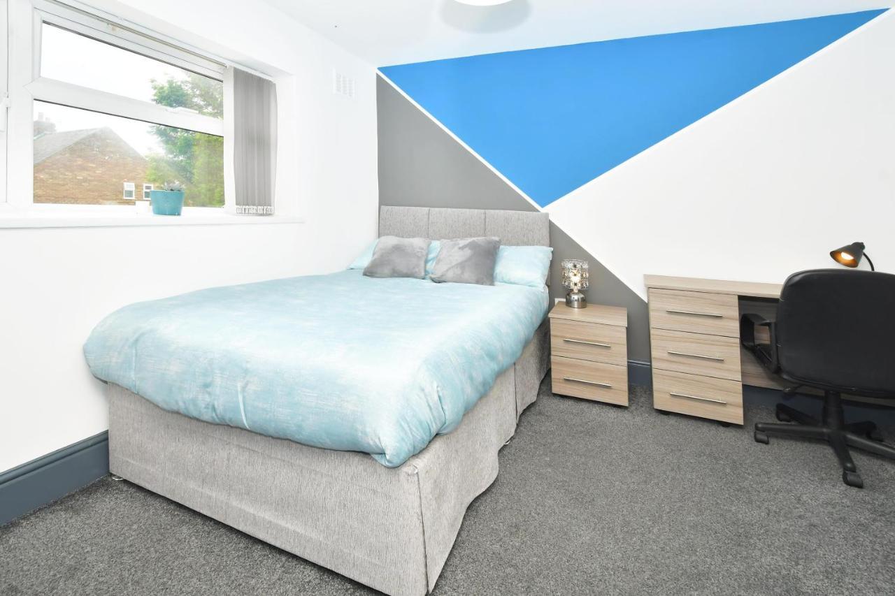 Townhouse @ Chiltern Place Newcastle Under Lyme Silverdale  Eksteriør bilde