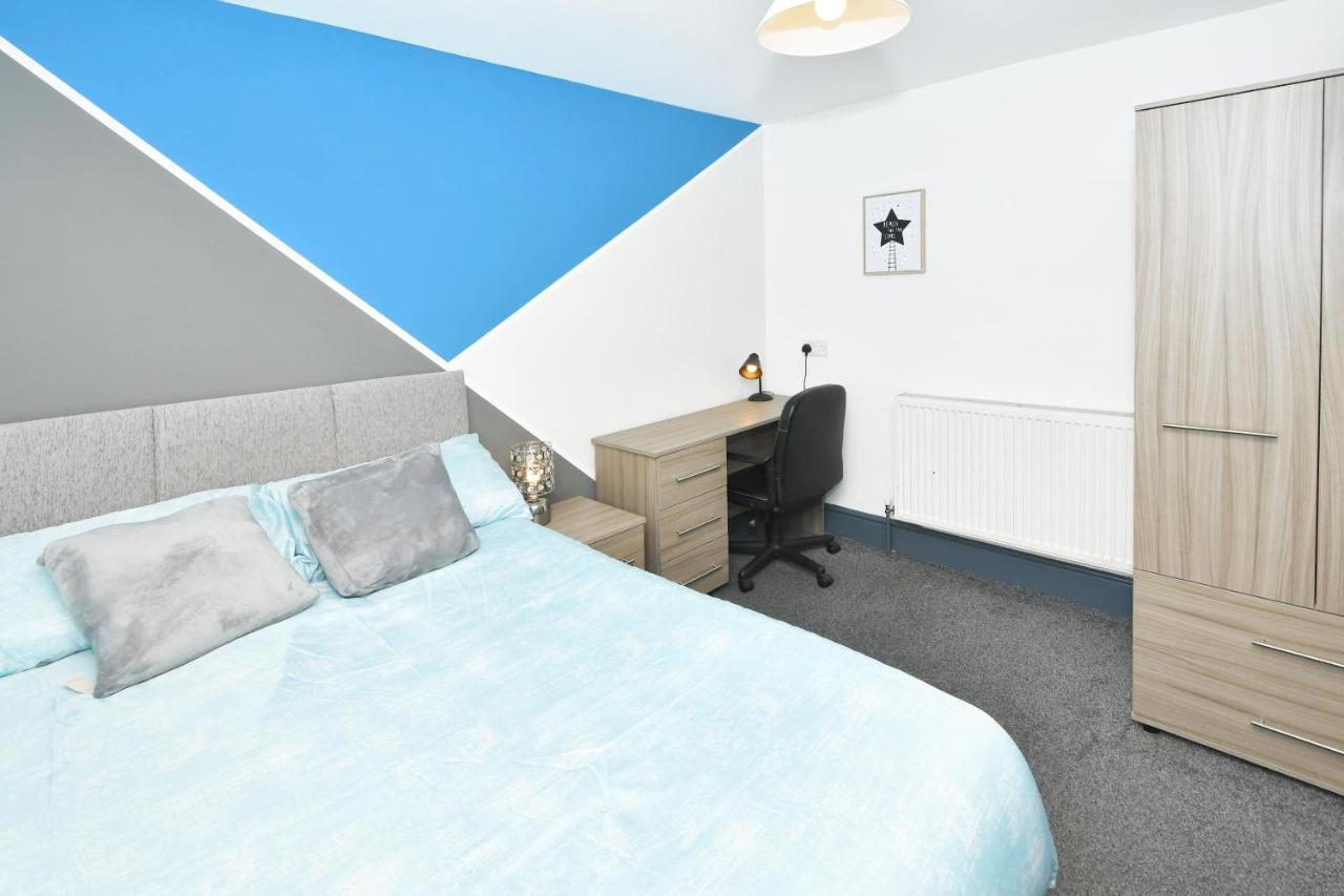 Townhouse @ Chiltern Place Newcastle Under Lyme Silverdale  Eksteriør bilde