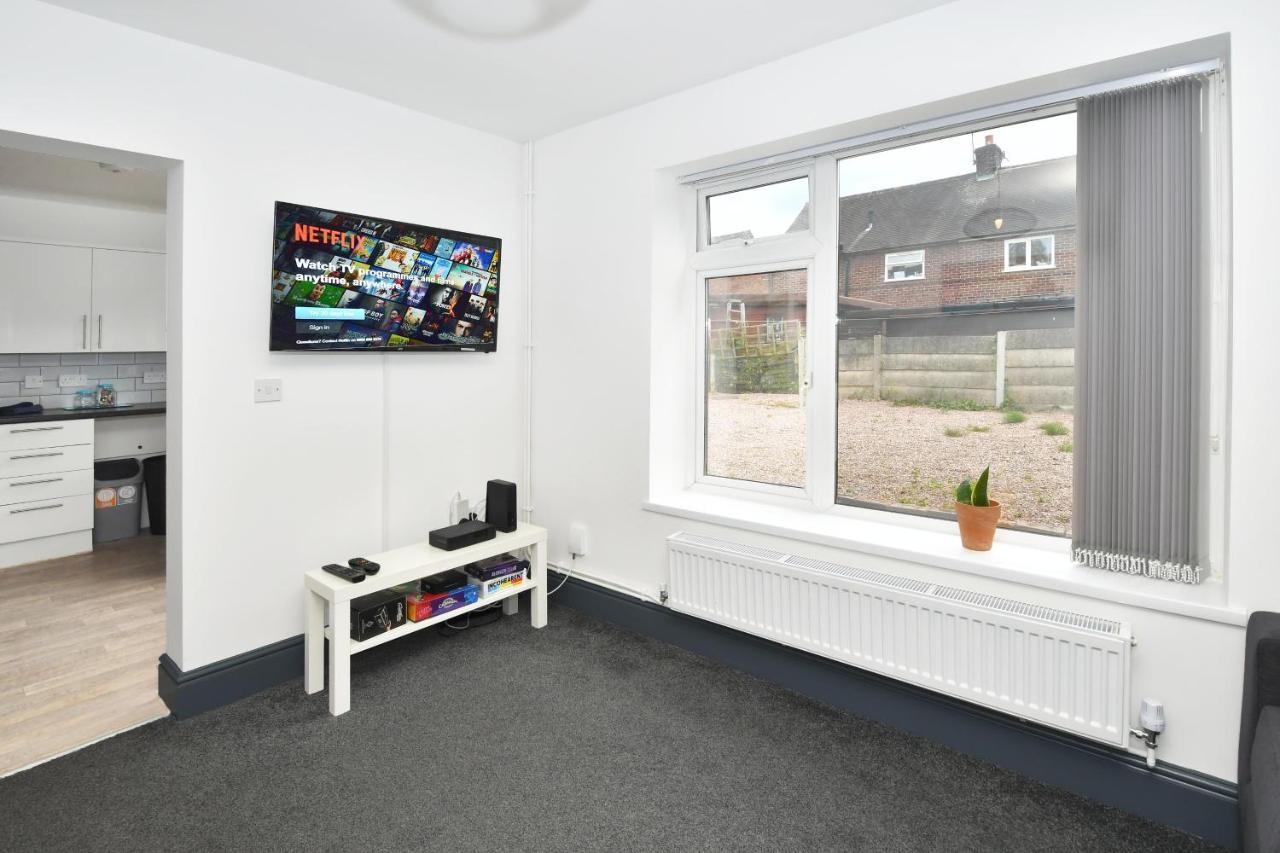 Townhouse @ Chiltern Place Newcastle Under Lyme Silverdale  Eksteriør bilde