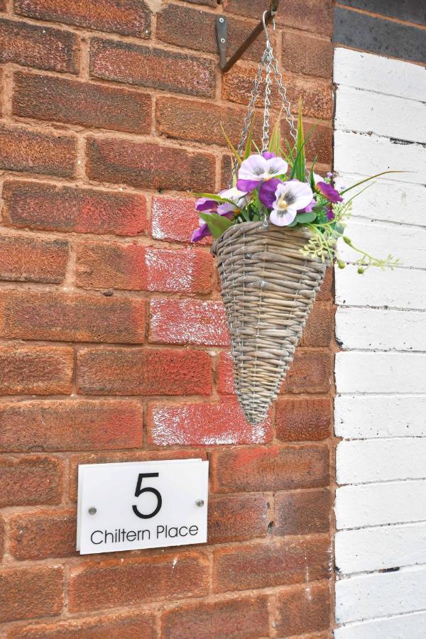 Townhouse @ Chiltern Place Newcastle Under Lyme Silverdale  Eksteriør bilde